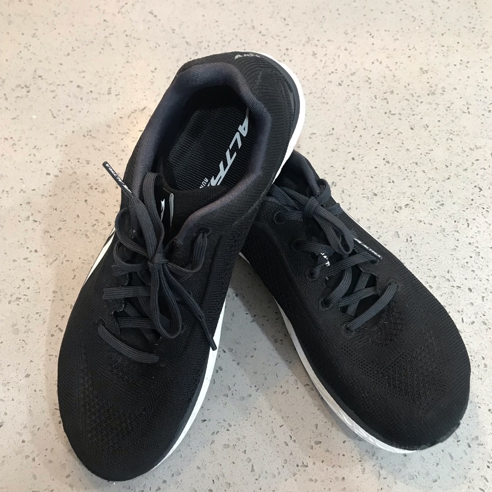 ALTRA ESCALANTE ROAD RUNNING SHOES size 9 women’s